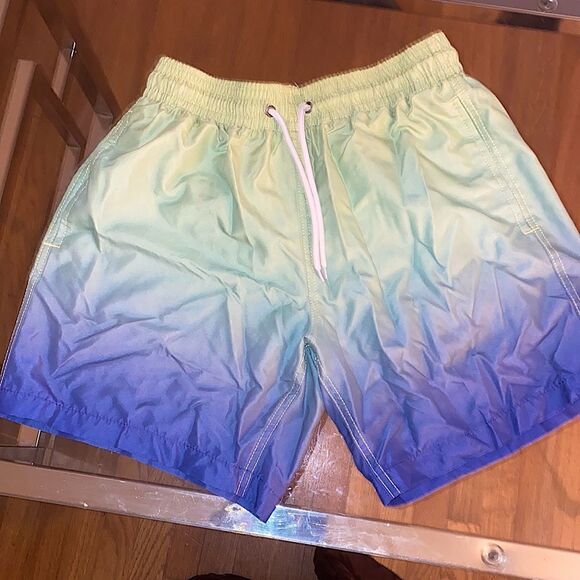 Mens small 28” drawstring elastic waist swim shorts with meds liner - Picture 2 of 8